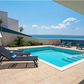 5 bedroom beachfront villa with heated pool near Omis, sleeps 9